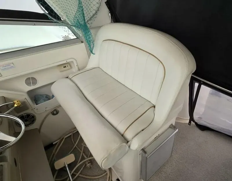 Slide: The Image of Sea Ray 330 Express 1998 - 5