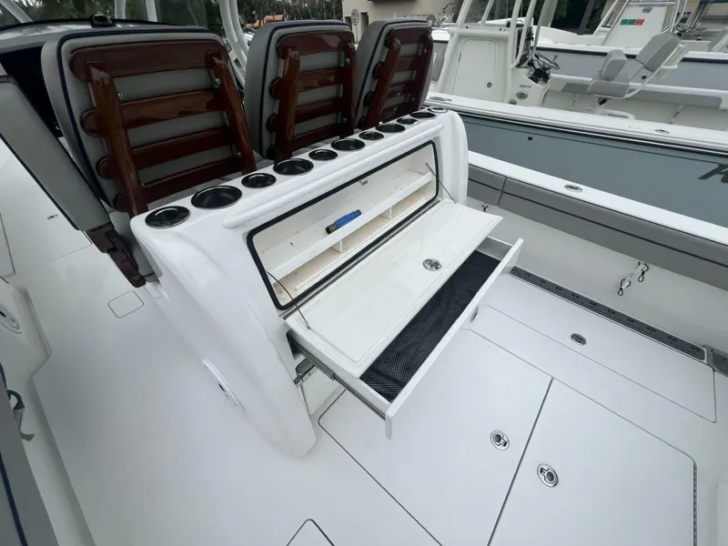 Slide: The Image of Valhalla Boatworks V-33 2023 - 26