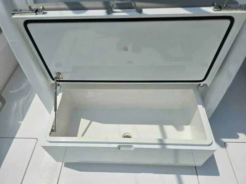 Slide: The Image of Valhalla Boatworks V-33 2023 - 27