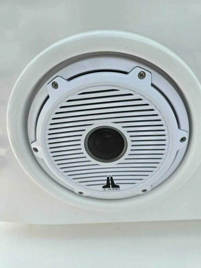 Slide: The Image of Valhalla Boatworks V-33 2023 - 28