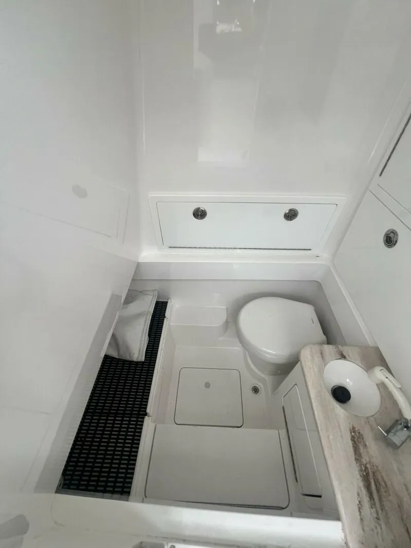Slide: The Image of Valhalla Boatworks V-33 2023 - 32