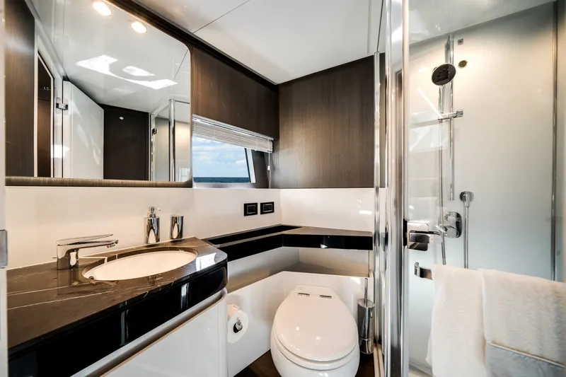 Slide: The Image of Azimut S7 2022 - 24