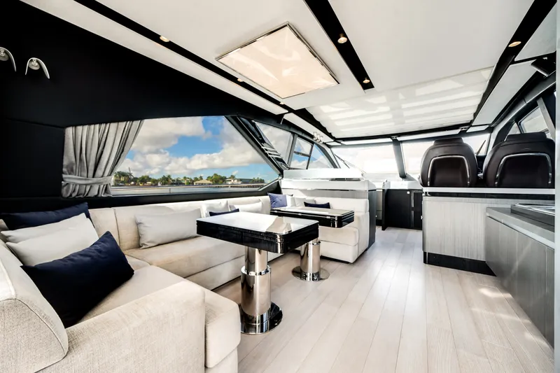 Slide: The Image of Azimut S7 2022 - 39
