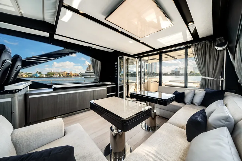 Slide: The Image of Azimut S7 2022 - 41