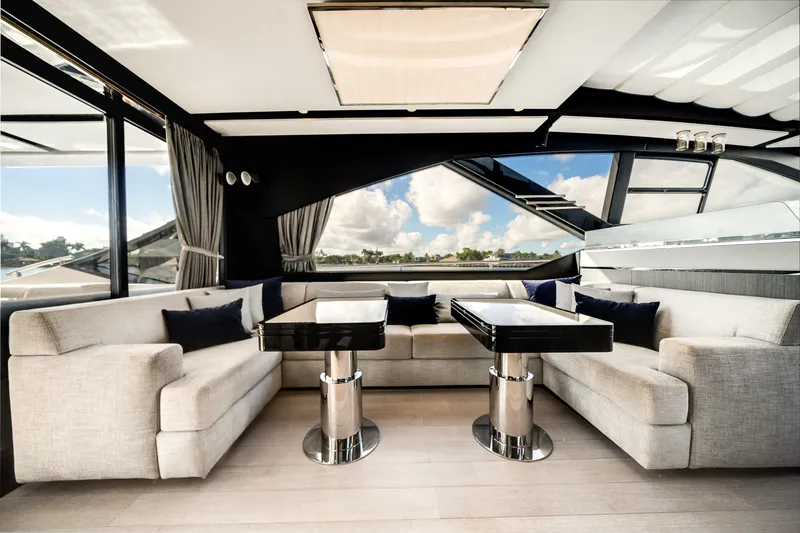 Slide: The Image of Azimut S7 2022 - 44
