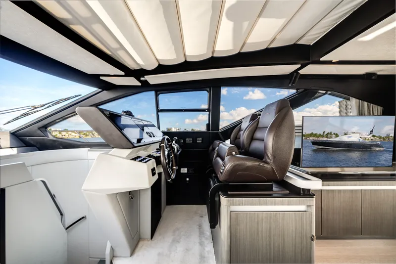 Slide: The Image of Azimut S7 2022 - 45