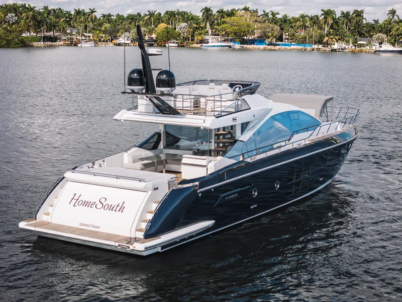 Slide: The Image of Azimut S7 2022 - 5