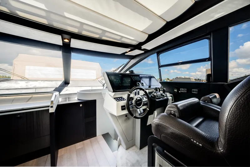 Slide: The Image of Azimut S7 2022 - 50