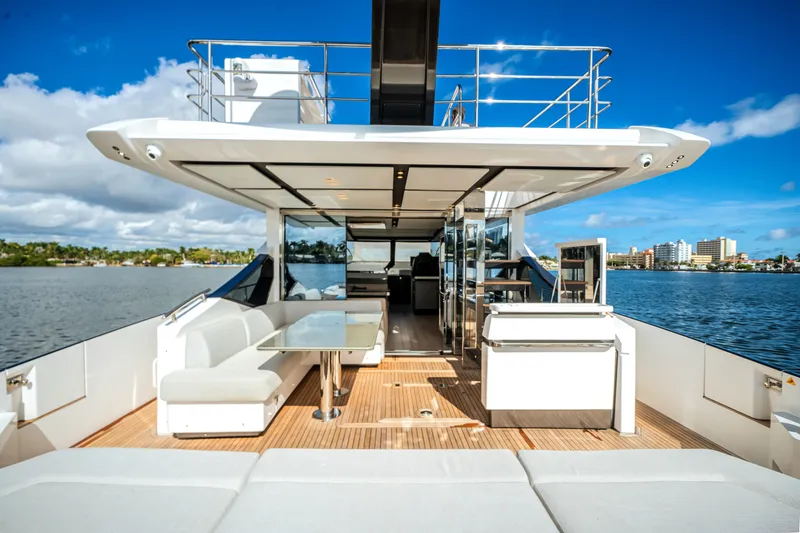 Slide: The Image of Azimut S7 2022 - 58