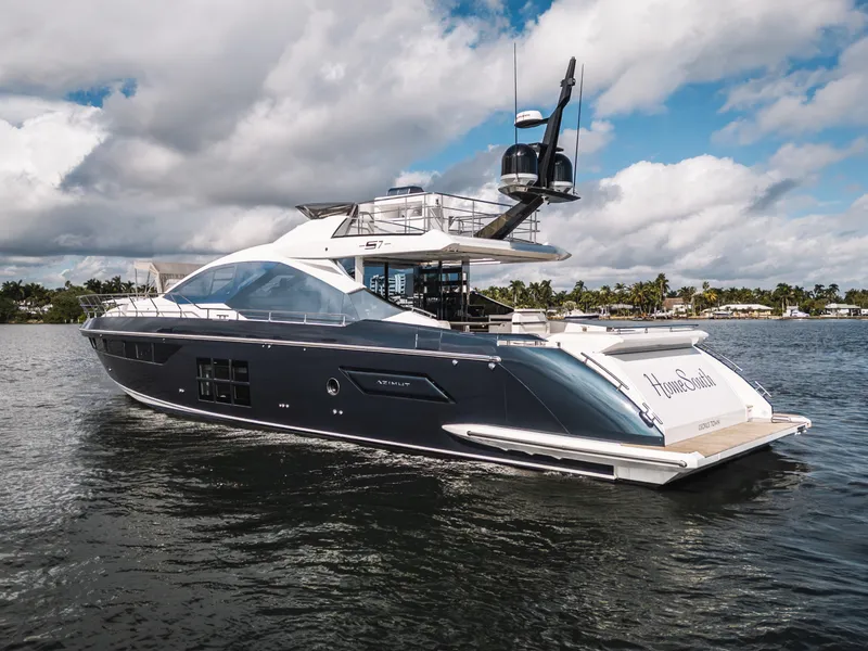Slide: The Image of Azimut S7 2022 - 7