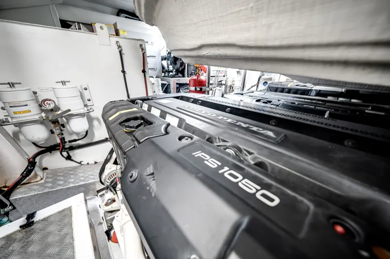 Slide: The Image of Azimut S7 2022 - 77