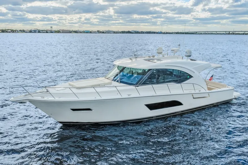 Slide: The Image of Riviera 565 SUV 2015 - 20