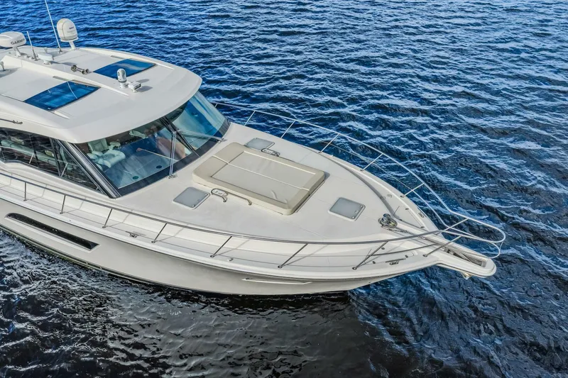 Slide: The Image of Riviera 565 SUV 2015 - 5