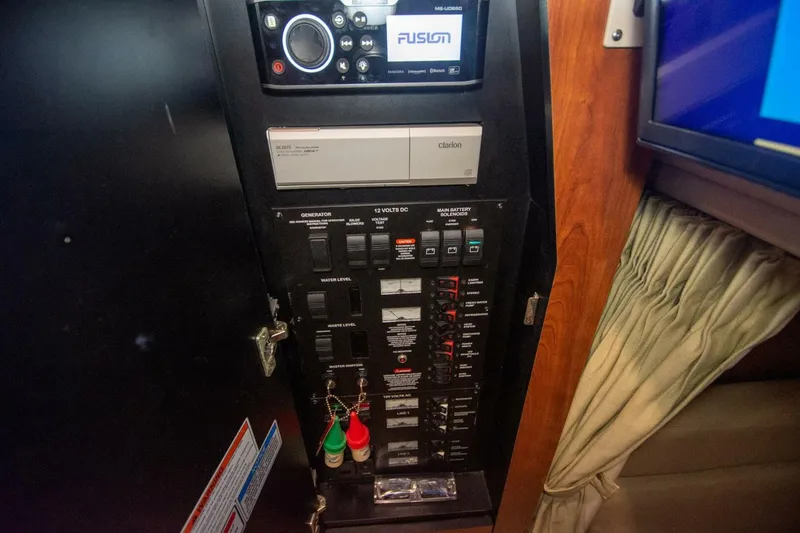 Slide: The Image of Sea Ray 340 Sundancer 2007 - 10