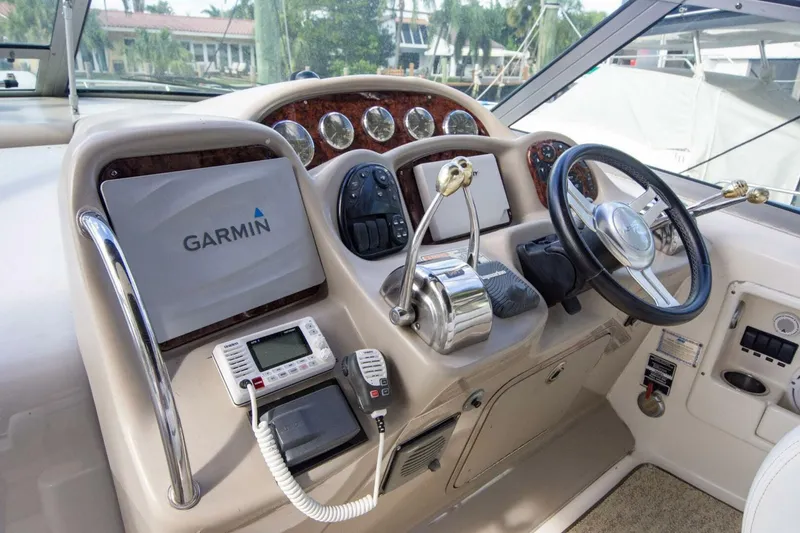 Slide: The Image of Sea Ray 340 Sundancer 2007 - 16