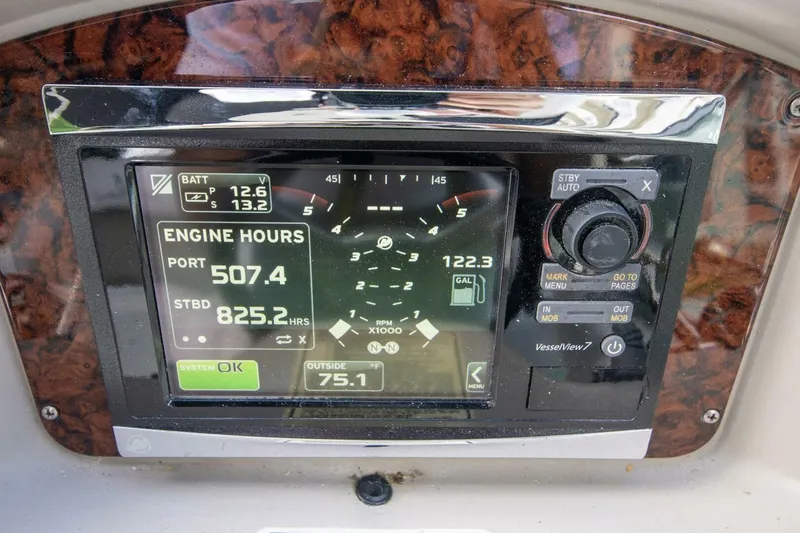 Slide: The Image of Sea Ray 340 Sundancer 2007 - 21