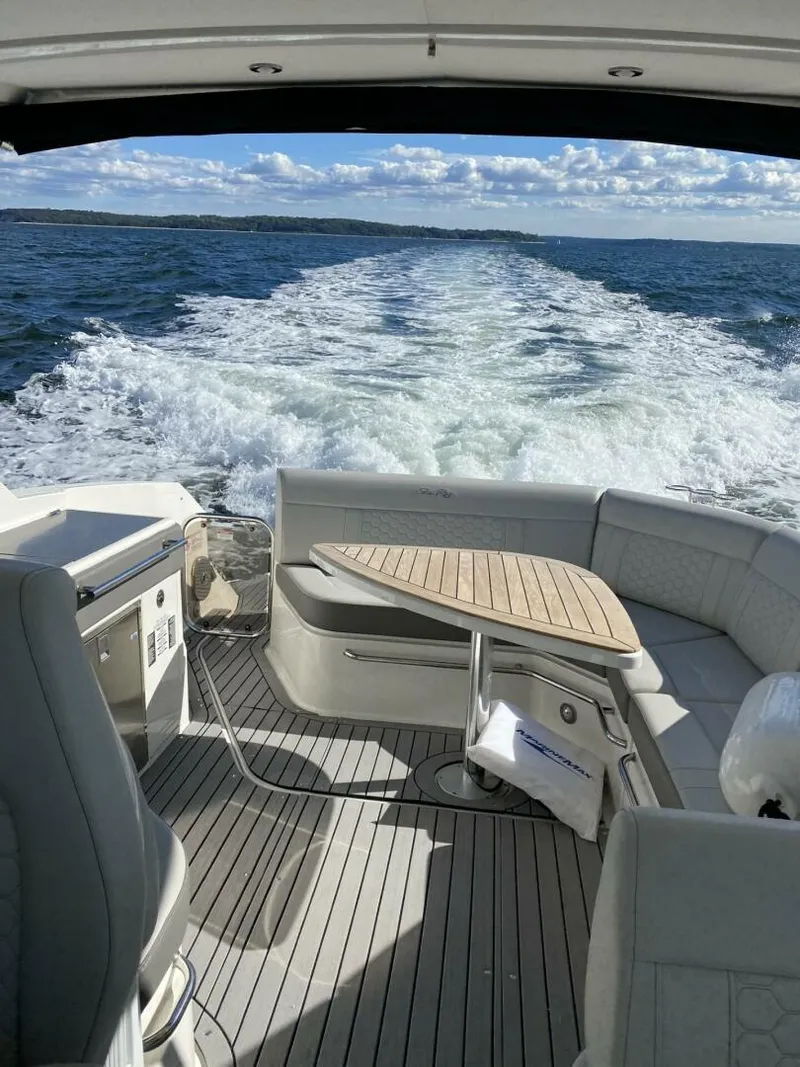 Slide: The Image of Sea Ray Sundancer 320 2020 - 5