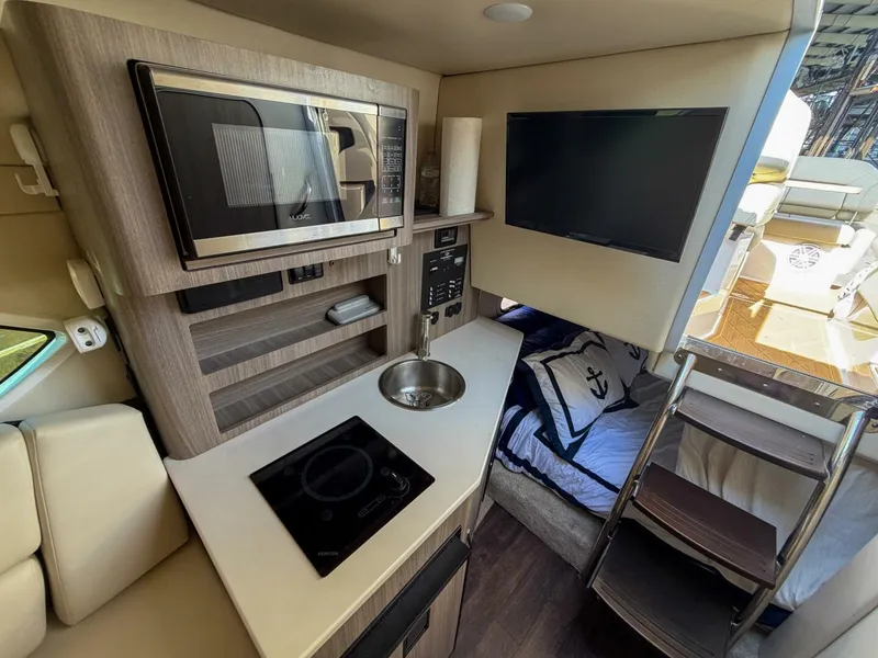 Slide: The Image of Regal 26 Express 2020 - 11