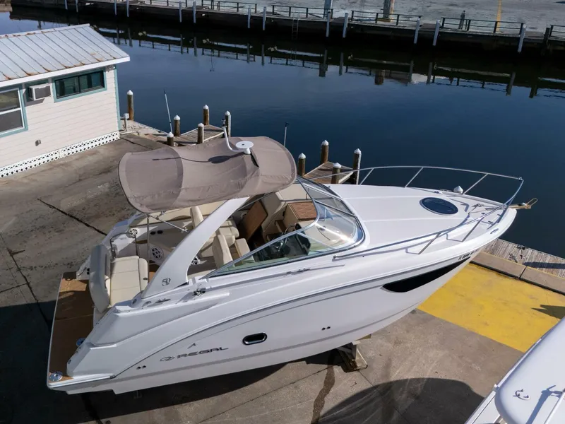 Slide: The Image of Regal 26 Express 2020 - 34