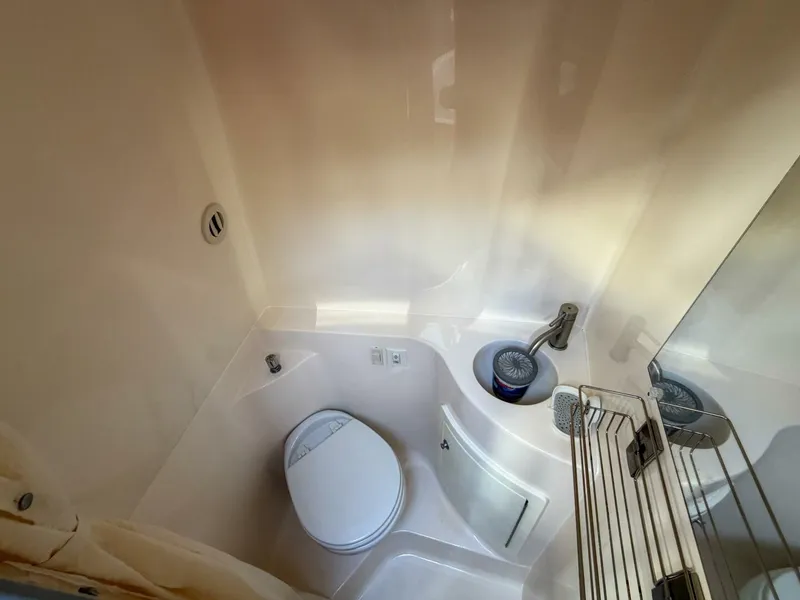 Slide: The Image of Regal 26 Express 2020 - 6
