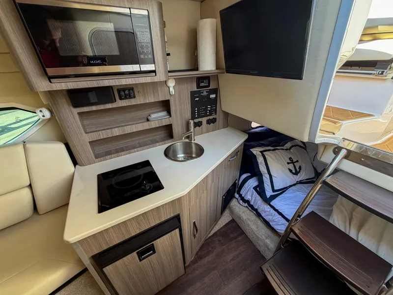 Slide: The Image of Regal 26 Express 2020 - 8