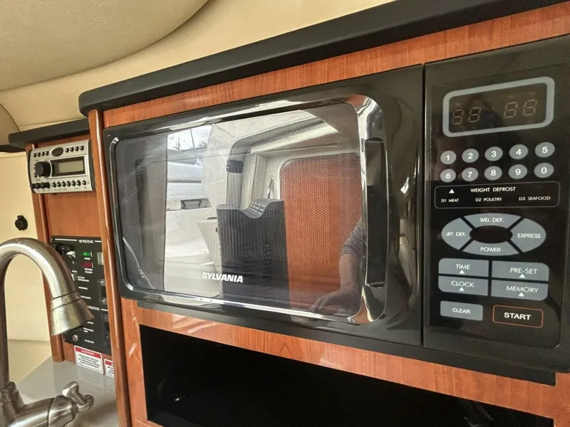 Slide: The Image of Sea Ray 240 Sundancer 2007 - 10