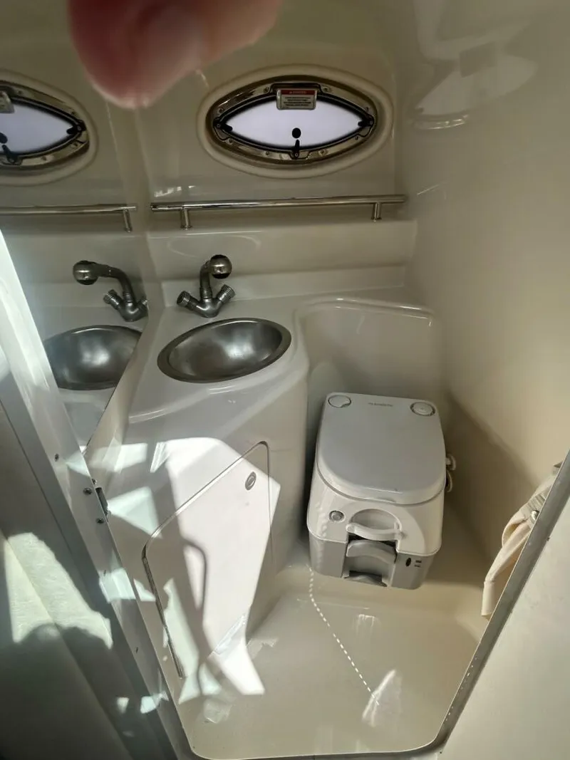 Slide: The Image of Sea Ray 240 Sundancer 2007 - 6
