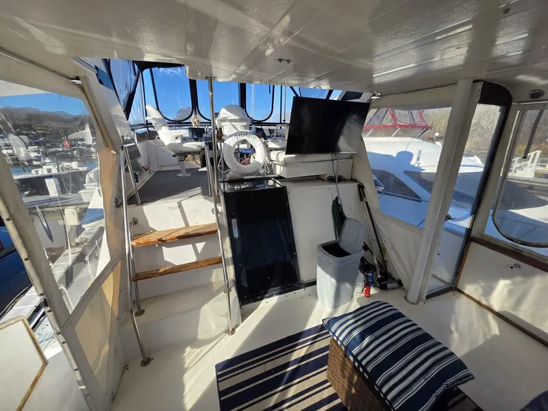 Slide: The Image of Sea Ray 415 1988 - 12