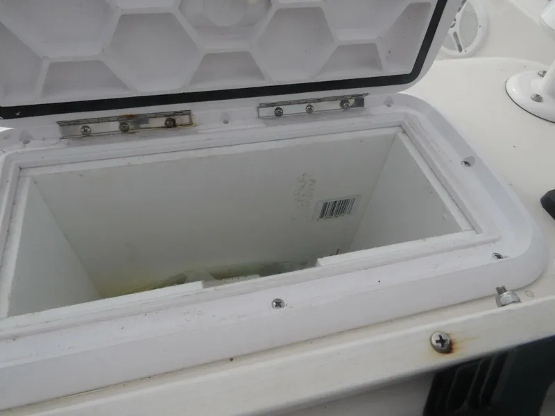 Slide: The Image of Cobia 210 CC 2006 - 26