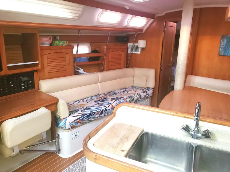 Slide: The Image of Catalina 400 MK II 2007 - 26