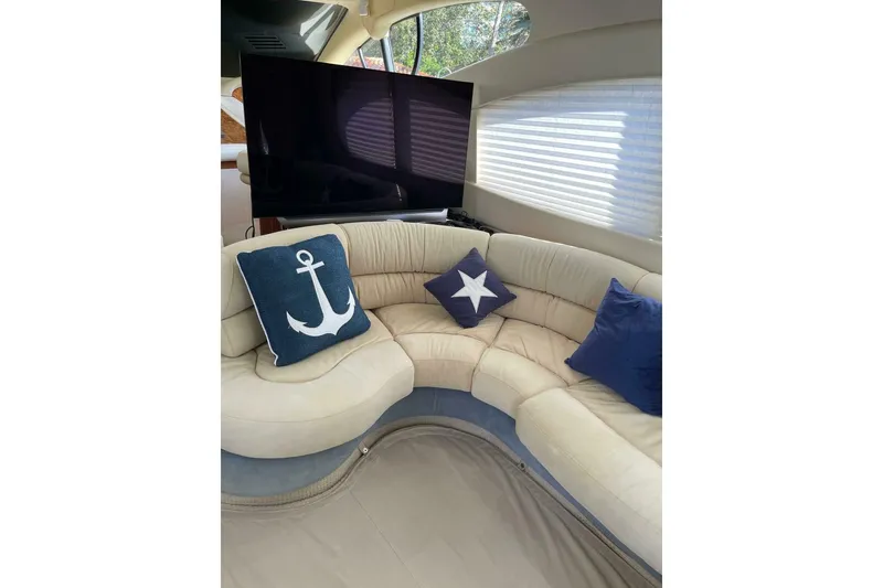 Slide: The Image of Azimut 46 Flybridge MY 2000 - 7
