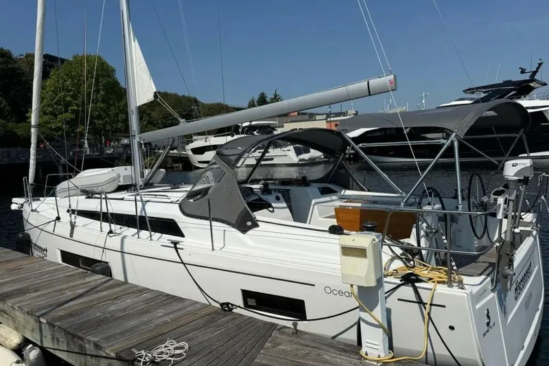 Slide: The Image of Beneteau Oceanis 40.1 2022 - 19
