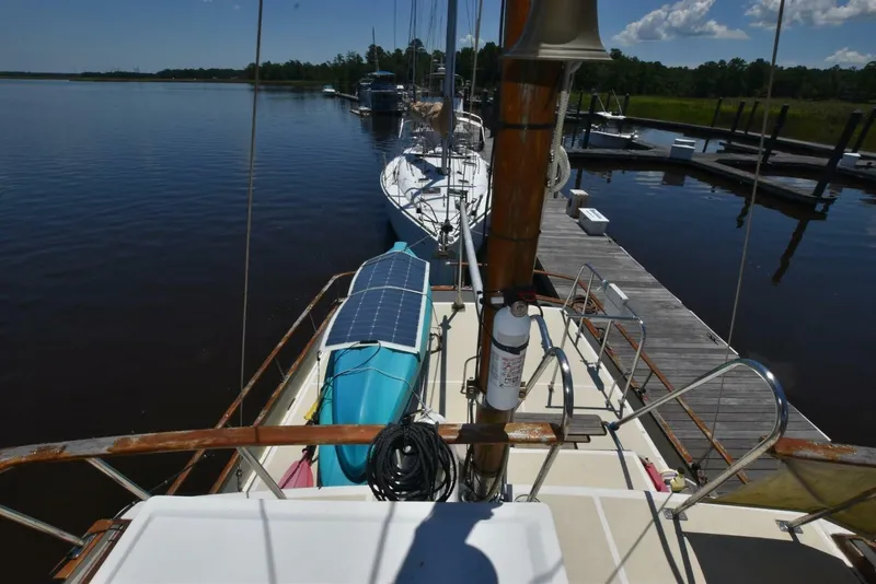 Slide: The Image of Albin 43 Double Cabin 1985 - 10