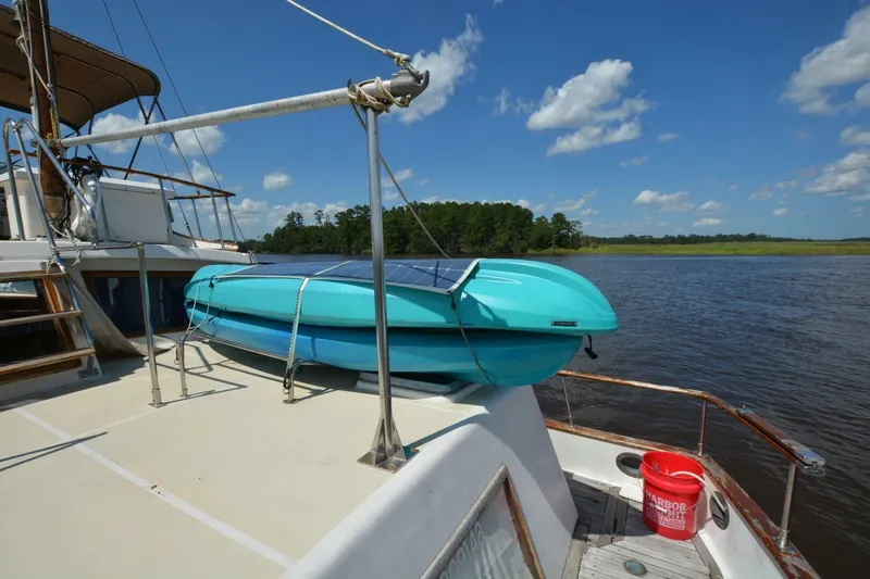 Slide: The Image of Albin 43 Double Cabin 1985 - 11