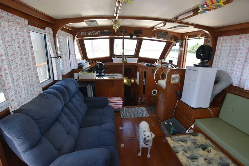 Slide: The Image of Albin 43 Double Cabin 1985 - 15