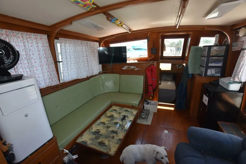 Slide: The Image of Albin 43 Double Cabin 1985 - 17