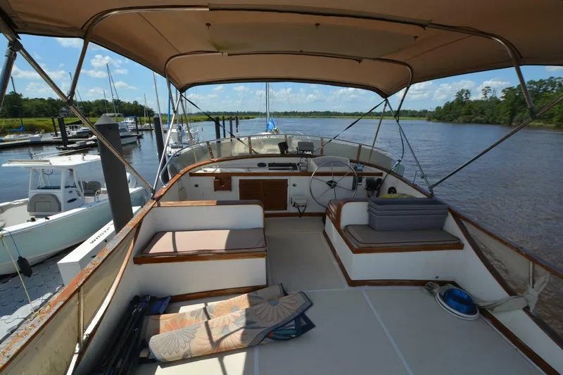 Slide: The Image of Albin 43 Double Cabin 1985 - 6