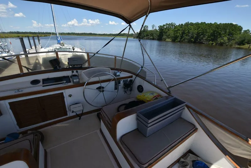 Slide: The Image of Albin 43 Double Cabin 1985 - 7
