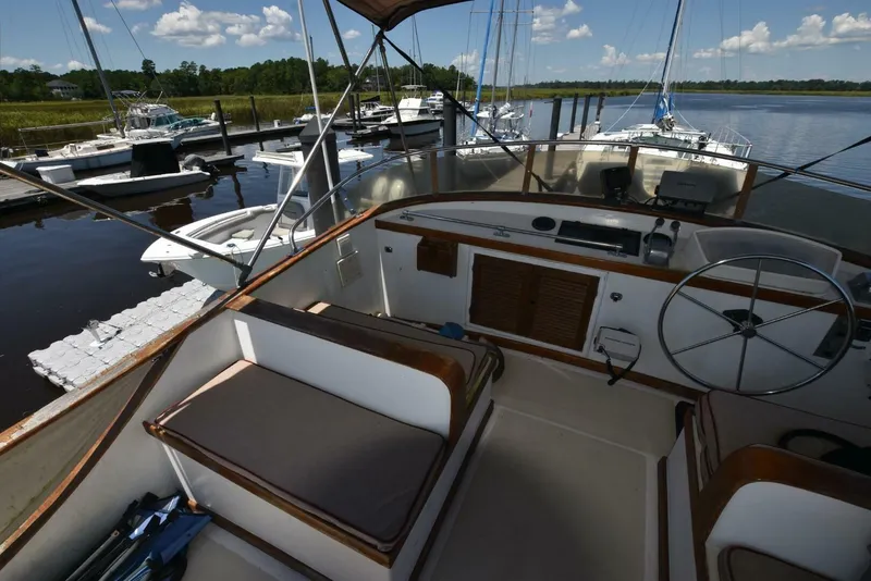 Slide: The Image of Albin 43 Double Cabin 1985 - 8