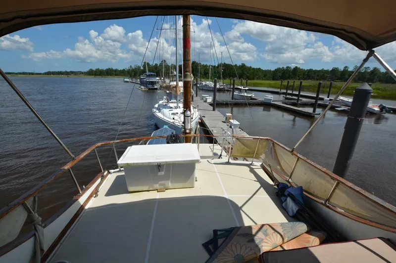 Slide: The Image of Albin 43 Double Cabin 1985 - 9