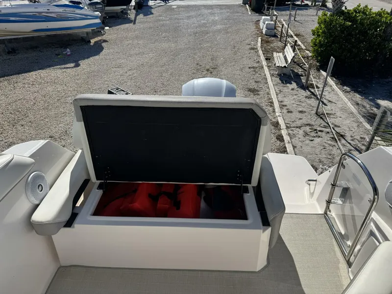 Slide: The Image of Regal 26 XO 2021 - 19