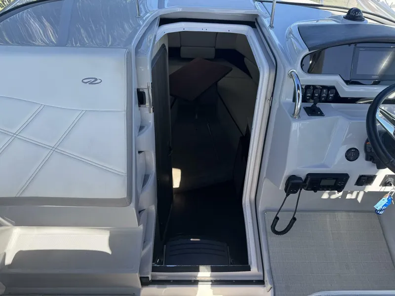Slide: The Image of Regal 26 XO 2021 - 31