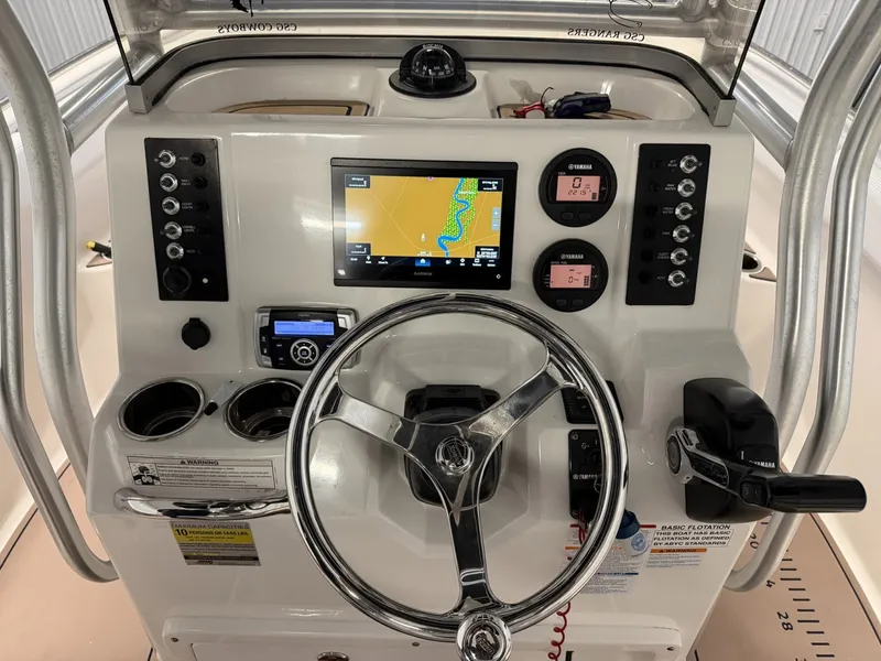 Slide: The Image of Robalo R222 Center Console 2015 - 4