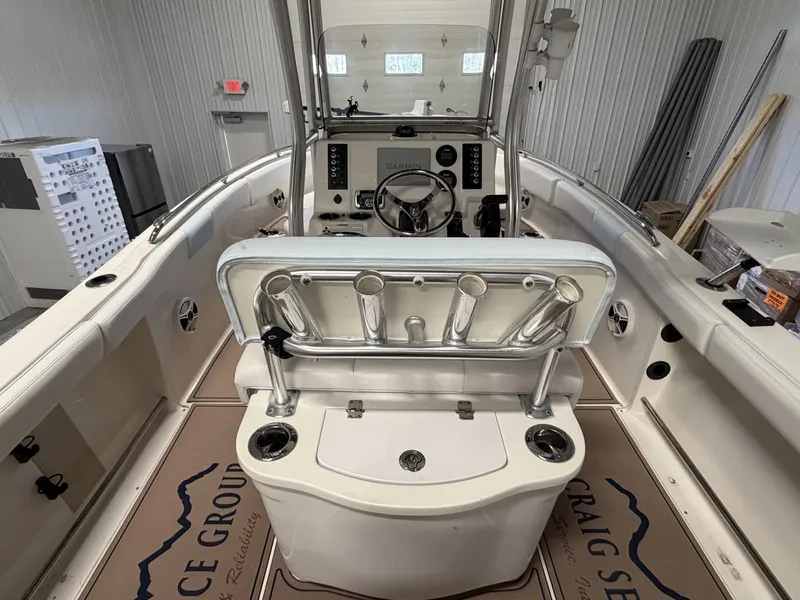 Slide: The Image of Robalo R222 Center Console 2015 - 5