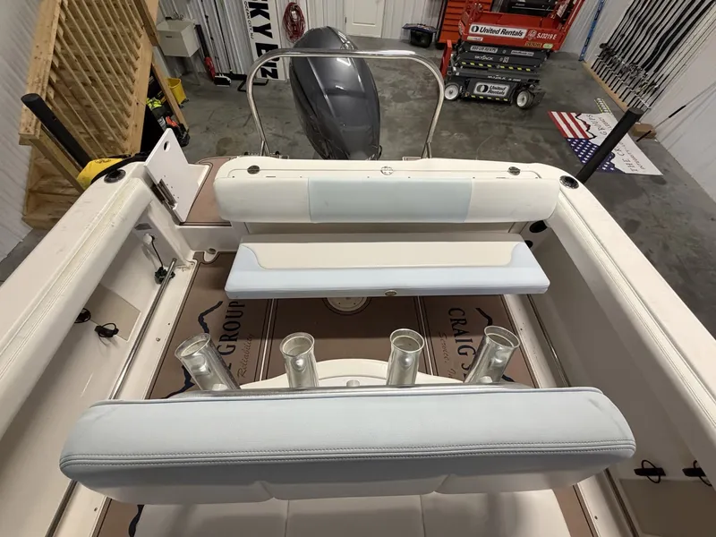 Slide: The Image of Robalo R222 Center Console 2015 - 6
