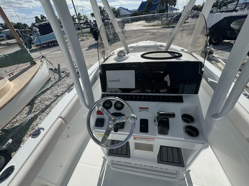 Slide: The Image of Sea Hunt Ultra 219 2021 - 18