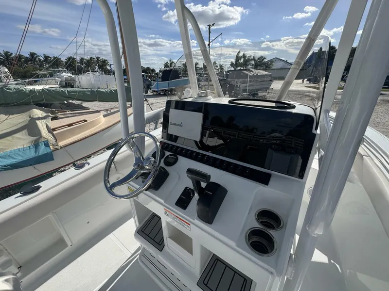 Slide: The Image of Sea Hunt Ultra 219 2021 - 21