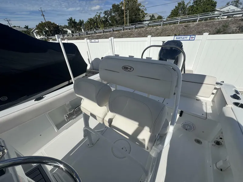 Slide: The Image of Sea Hunt Ultra 219 2021 - 30