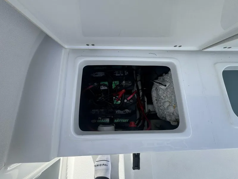 Slide: The Image of Sea Hunt Ultra 219 2021 - 33