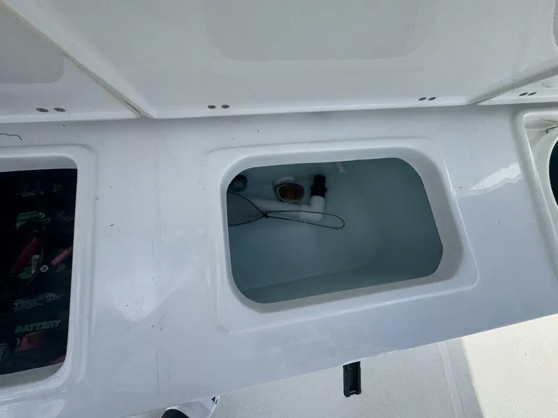 Slide: The Image of Sea Hunt Ultra 219 2021 - 34